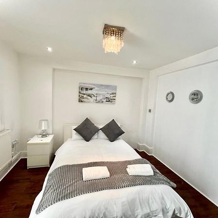 Canary Wharf Holiday Rooms London Exterior photo