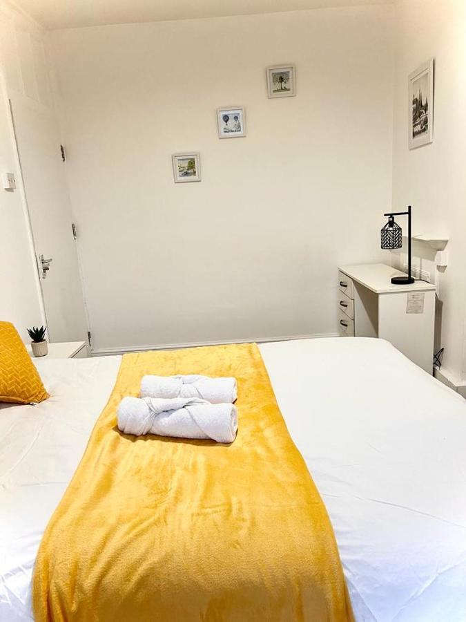 Canary Wharf Holiday Rooms London Exterior photo