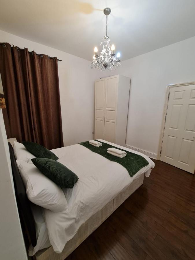 Canary Wharf Holiday Rooms London Exterior photo