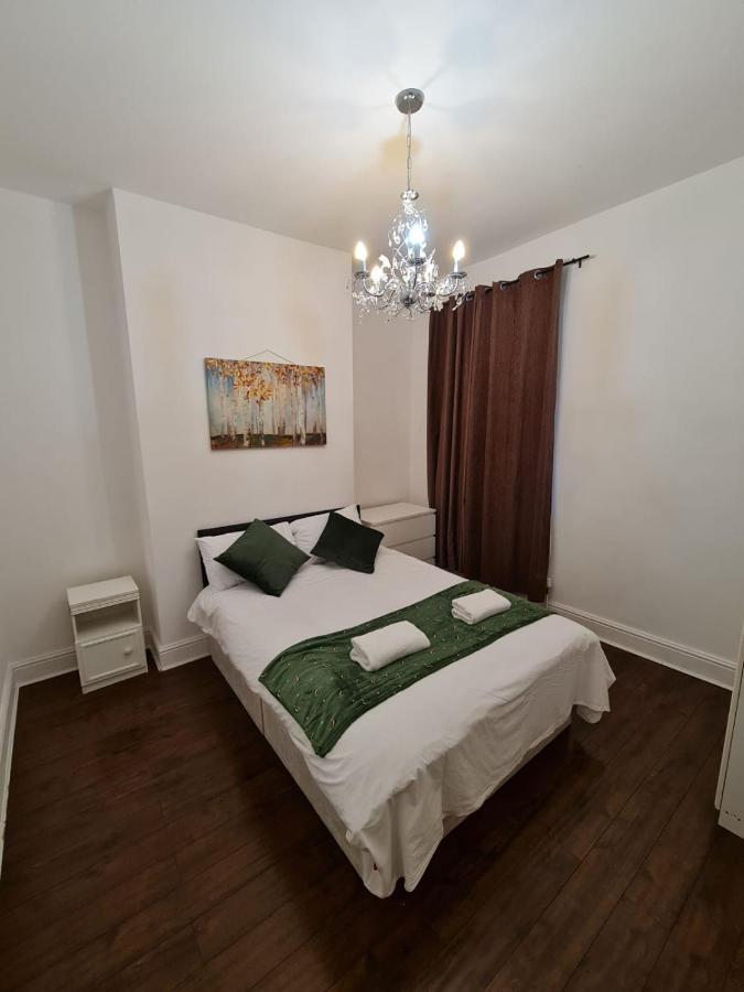 Canary Wharf Holiday Rooms London Exterior photo